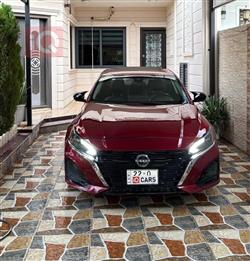 نيسان ألتيما